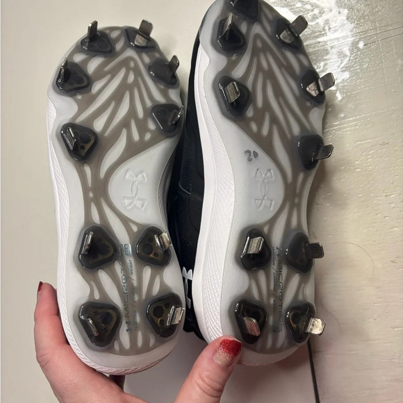 Under Armour Women’s Glyde MT Softball Cleats Metal Size 6 Black New Spikes - Picture 3 of 6